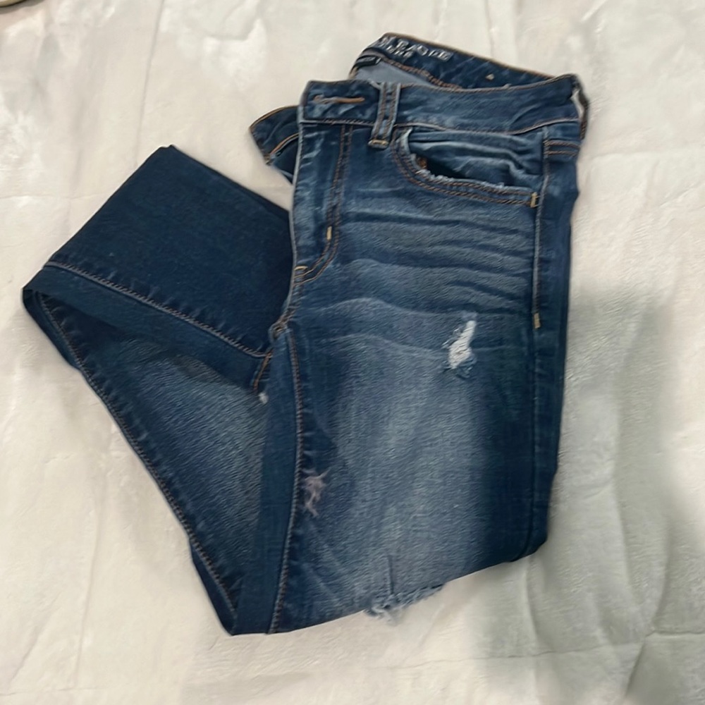 American Eagle Ripped mid Rise Jeans